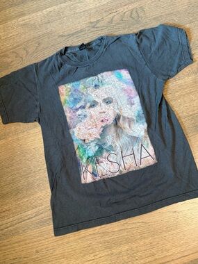 Kesha Graphic Baby Tee Tour 2016: Size Small